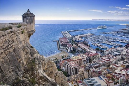 Discover the highlights of the Alicante city on a private full day tour