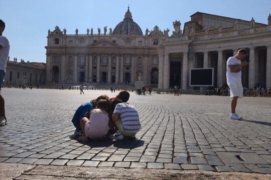 Vatican St Peter Basilica Treasure hunt for kids and families