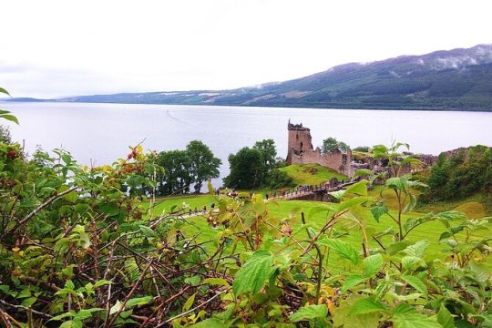 2 Days on the Loch Ness Canal of Caledonia and the Highlands