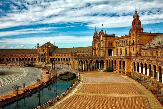 Private Half day Tour of Sevilla with Hotel pick up and drop off