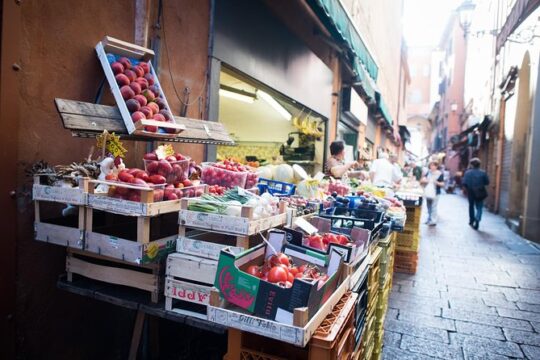 Private market tour, lunch or dinner and cooking demo in Terni