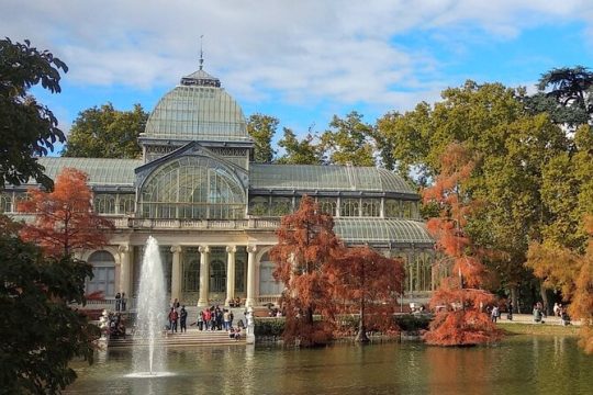 A Self-Guided Tour of El Retiro Park’s Rise, Ruin and Redemption
