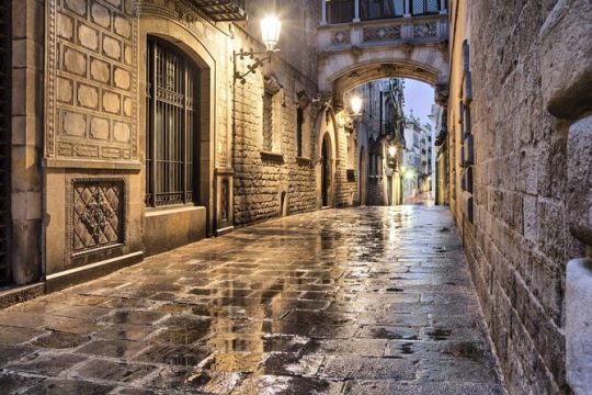 Self Audio Guided Tour in Gothic Quarter of Barcelona