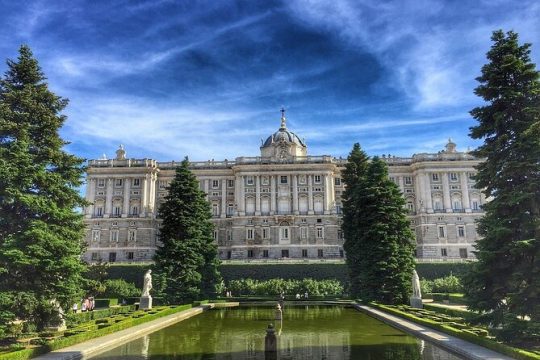 Private VIP visit to the Royal Palace and city tour, Madrid in full