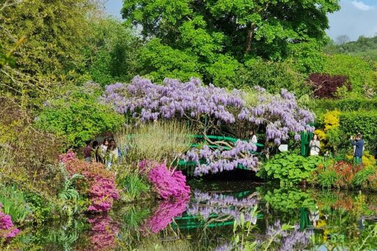 Giverny Auvers Van Gogh Private Guided Day Tour from Paris