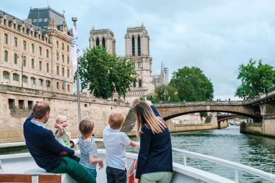 Seine River Guided Cruise with Kids by Vedettes de Paris