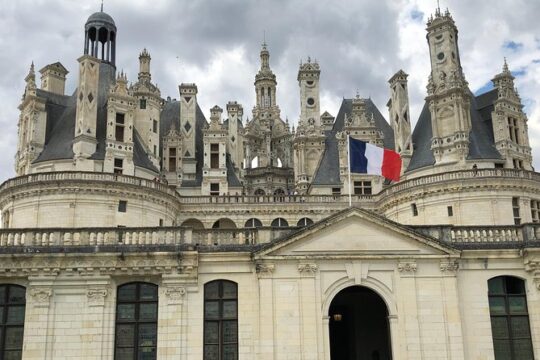 LOIRE VALLEY: Private day-trip to visit Chambord, Cheverny and Chenonceau