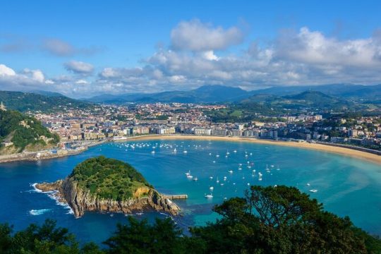 Private Tour of San Sebastian and Biarritz with Tour Guide