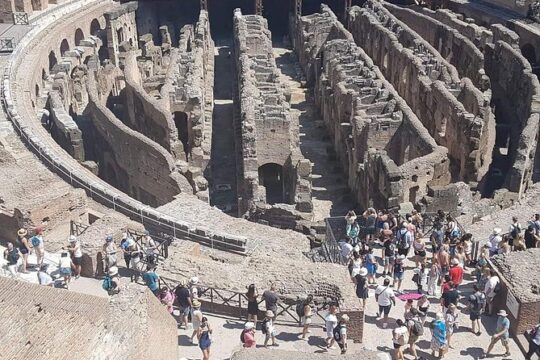 Rome: Colosseum and Vatican Museums Private Day Tour with Lunch