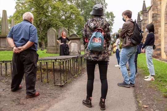 Haunted Vaults and Graveyard Walking Tour in Edinburgh