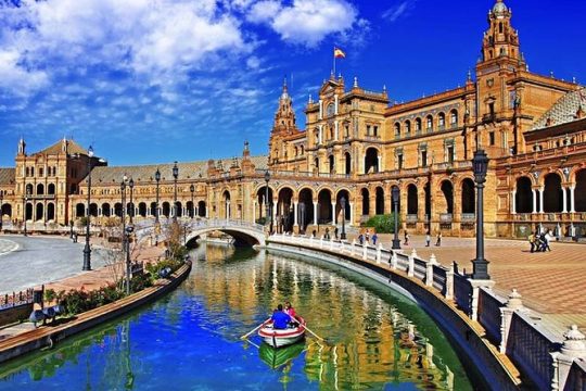 Seville Private walking tour with skip the line tickets to Cathedral and Alcazar