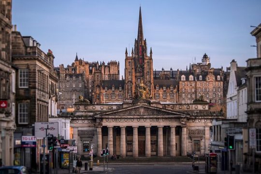 Edinburgh Full Day Walking Tour With Castle Included