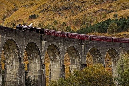 Private Harry Potter, Glenfinnan Viaduct, Highland Edinburgh Tour