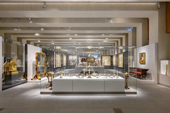 Gallery of the Royal Collections with option to visit the Royal Palace