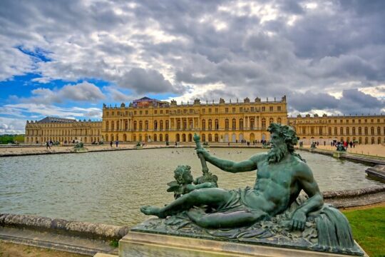 Private Tour Versailles Palace and Marie-Antoinette's Estate