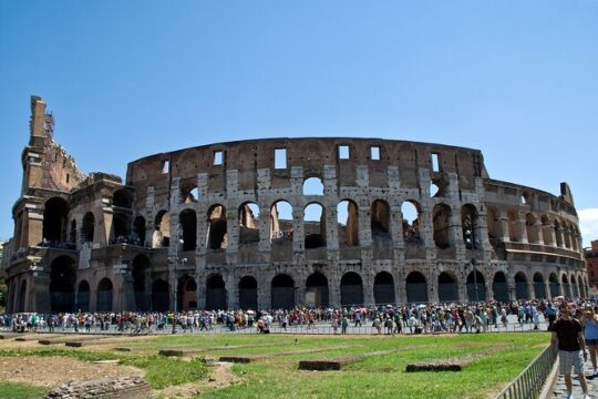 Rome: Colosseum Fast track entry with Forum & Palatine