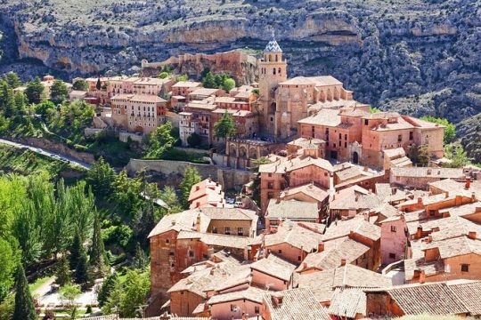 Private Day Trip to Albarracín from Valencia with a local