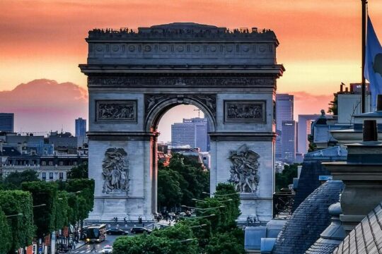 Half-day Walking tour with Fun Guide & Arc du Triomphe Tickets