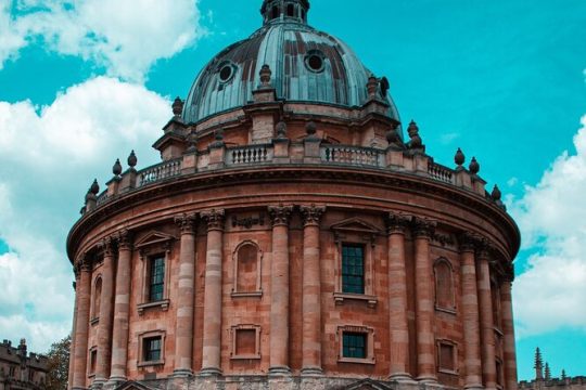 Oxford Walking Tour - Discover its University and Traditions