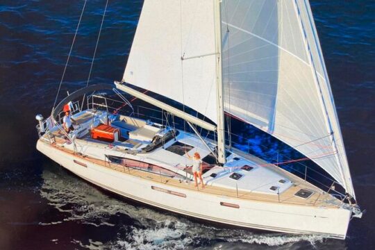 Luxury Sailboat 50 feet in Private for up to 9 People 4 hrs