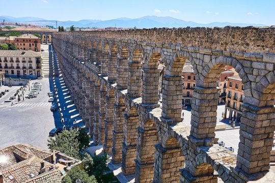 8h Private Car + driver to Segovia from Madrid