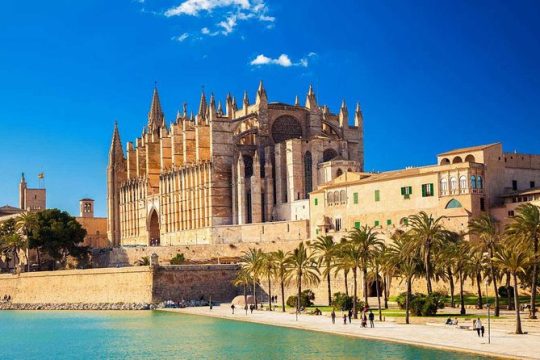 Guided Tour: Palma Old town and Cathedral Visit