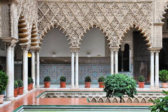Private visit to the Real Alcazar of Seville (tickets included)