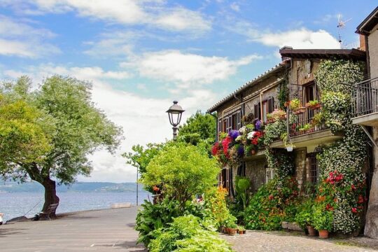 Private Day Trip from Rome: Bracciano Lake and Surrounding Areas