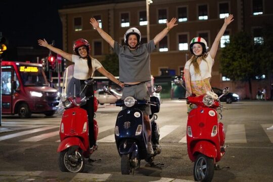 Vespa Scooter Night Tour in Rome with Professional Photographer