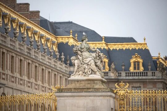8 hours Paris tour with Versailles Saint Germain des pres and Dinner cruise