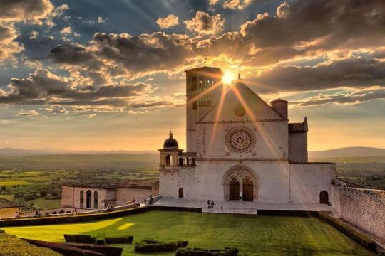 Assisi Town with Gourmet Lunch&Wine Fullday from Rome