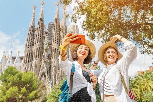 Private Tour of Sagrada Familia and Park Guell