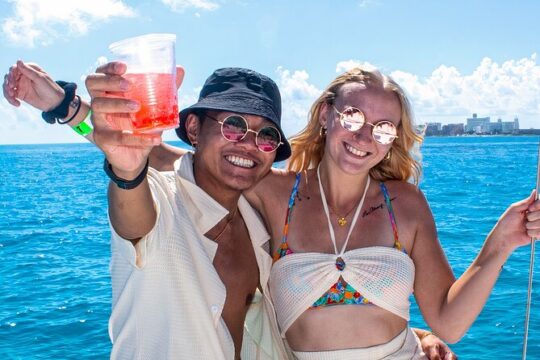 Cancun's Best: Catamaran to Isla Mujeres, Snorkeling & Drinks!
