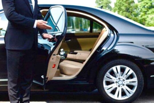 Limousine transfer service from Rome center (Aurelian Walls) to Airports