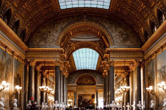 10 Hours Tour Versailles Galeries Lafayette and Lunch Cruise