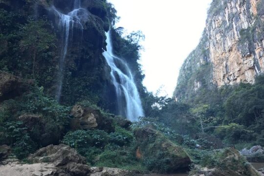La Venta River Canyon and Aguacero Waterfall Visit from San Cristobal