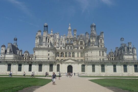 Private tour in Chambord and Cheverny with pick up at your hotel in Paris region