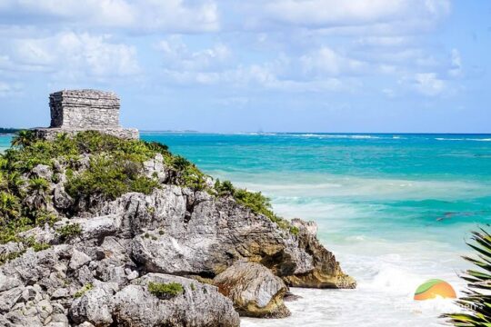 Yucatan Peninsula Full-Day Private Tour: Akumal, Tulum Ruins and Cenote Swim