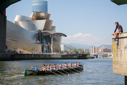 Bilbao city and Guggenheim Museum small group tour