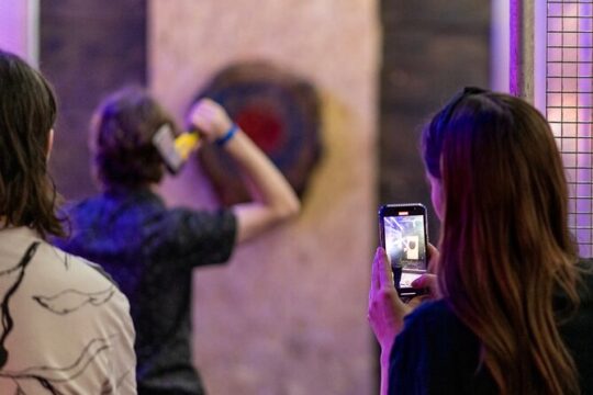 1 hour Private  Axe Throwing Experience in Eastbourne