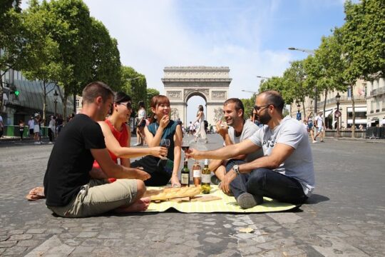 First Day in Paris : Best Intro Tour With Locals
