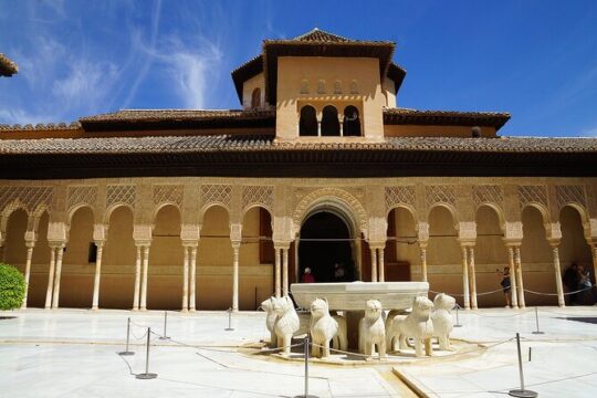 Complete Alhambra Tour and Entrance with Guided Visit