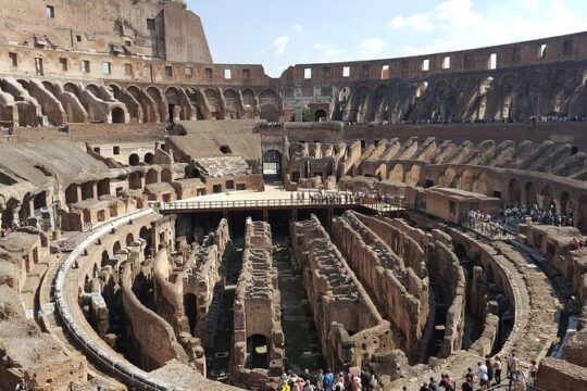 Colosseum Guided Tour with Palatine Hill and Roman Forum entrance