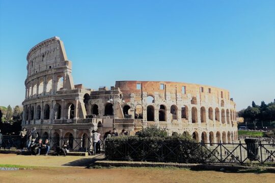 Visit Rome Highlights in 1 Day: VIP Coliseum and Vatican Tour, lunch & transfers