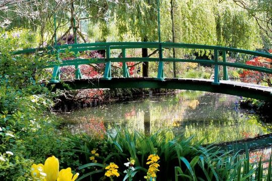 Giverny Private Half-Day Trip including Claude Monet' Gardens & House from Paris