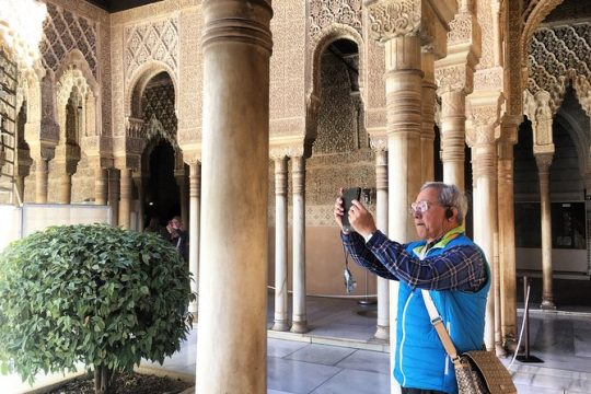 Malaga Shore Excursion: Skip-the-Line Alhambra and Generalife Gardens Tour