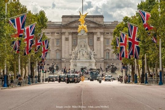 Family-Friendly Royal London: Private Full-Day Highlights Tour