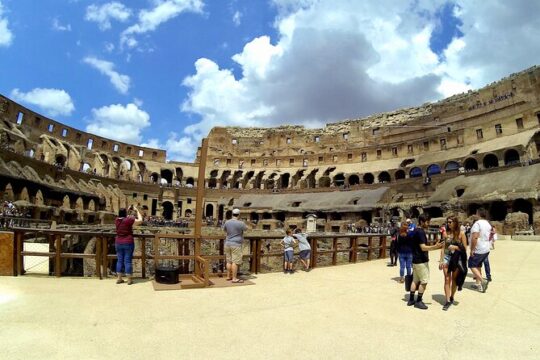 Private Tour of Colosseum Arena with Entrance to Roman Forum