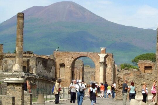Pompeii&Mount Vesuvius day- trip from Rome