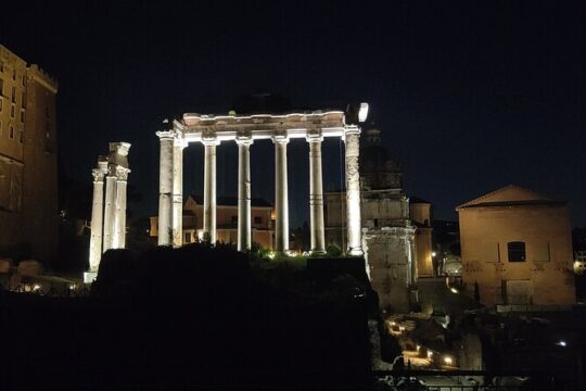 Elegant Rome by night tour and dinner in a local restaurant